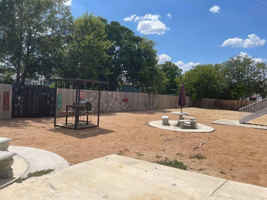 Walk To The Alamodome! Sleeps 6, Pet Friendly Apartment San Antonio Exterior photo